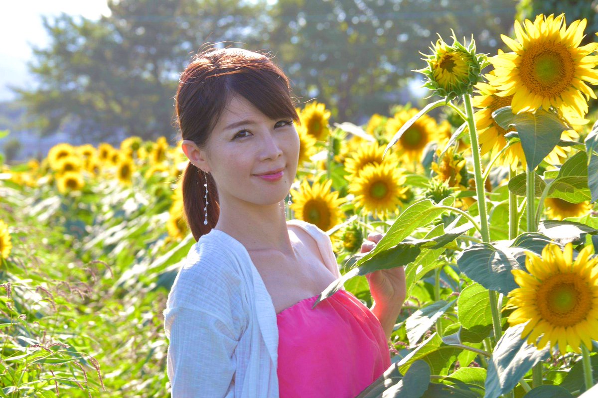 playboyangel720's tweet photo. 夏はひまわり🌻
ひまわり本当可愛い💕
座間ひまわり祭りにて🌻
屋台も出ててとても楽しかった！
photo by ヒロさん
#ひまわり祭り
#ひまわり畑
#座間ひまわり祭り
#写真好きな人と繋がりたい 
#写真で伝える私の世界 https://t.co/aerit9VCNU