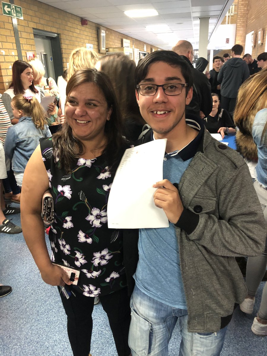 HeadFazakerley's tweet photo. Celebrating Success at GCSE results day! https://t.co/QAu9bK01G3