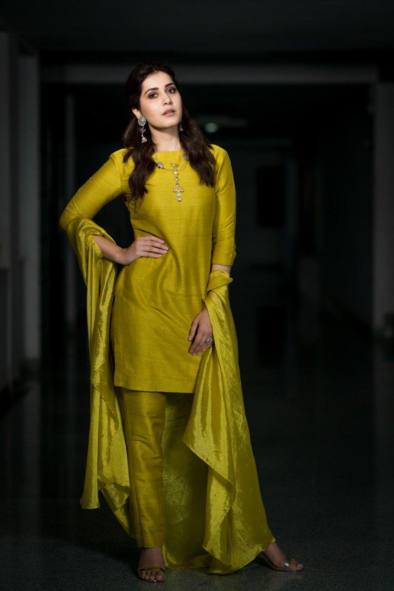 70mmstudios's tweet photo. Ravishing @RaashiKhanna Latest Stills @70mmstudios
#RaashiKhanna #Actress #Kollywood #kollywoodcinema #70mmstudios #SangaThamizhan #KausalyaKrishnamurthy https://t.co/XF5BHS6UlL
