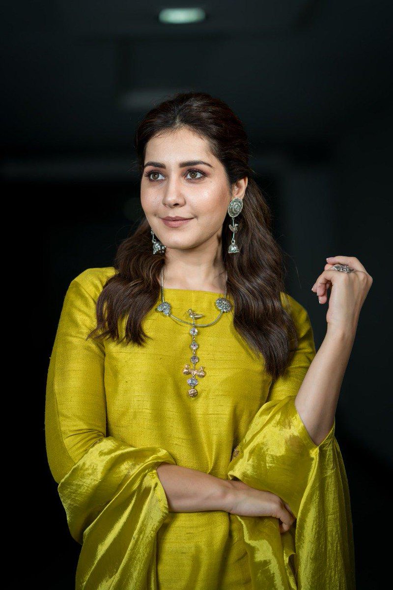 70mmstudios's tweet photo. Ravishing @RaashiKhanna Latest Stills @70mmstudios
#RaashiKhanna #Actress #Kollywood #kollywoodcinema #70mmstudios #SangaThamizhan #KausalyaKrishnamurthy https://t.co/XF5BHS6UlL