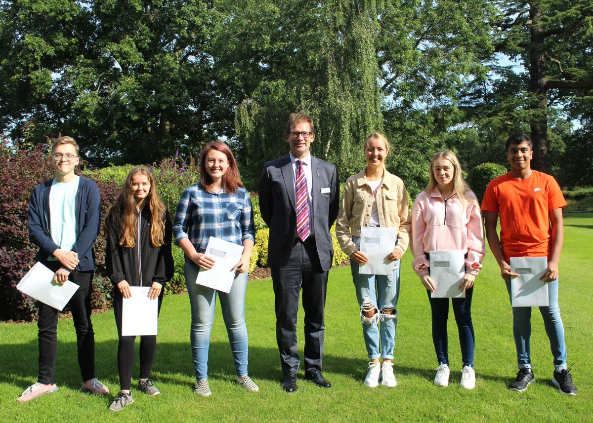 Princethorpe College is celebrating its best ever GCSE results with almost half of all entries graded 9, 8 or 7 and 36 pupils achieving eight or more of these top grades.  #GCSEResults2019 @leamcourier @leamobs @live_coventry @rugbyadv @RugbyFM @102TouchFM @BBCCovWarks