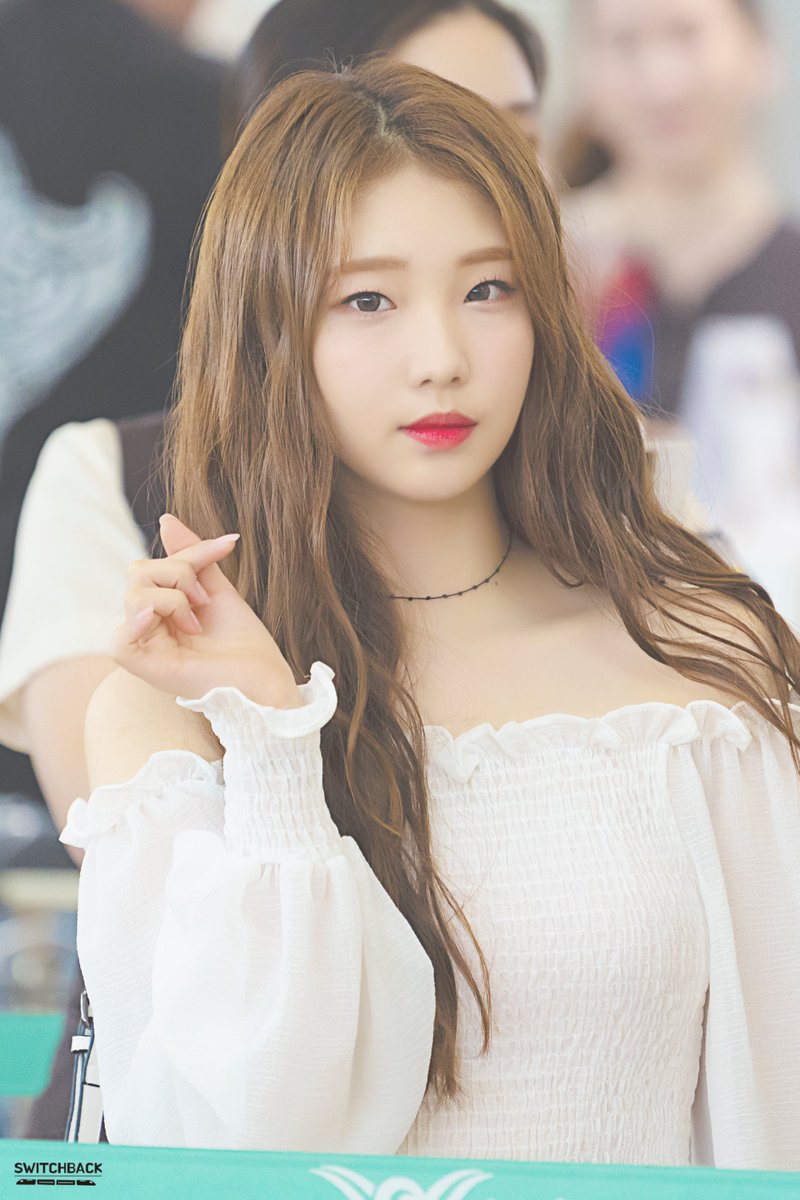 switchback_1111's tweet photo. 190815 ICN 출국

나 평생 임여진한다 캡쳐해라

#LOONA #Yeojin #이달의소녀 #여진
@loonatheworld https://t.co/iT9Z2bsjca