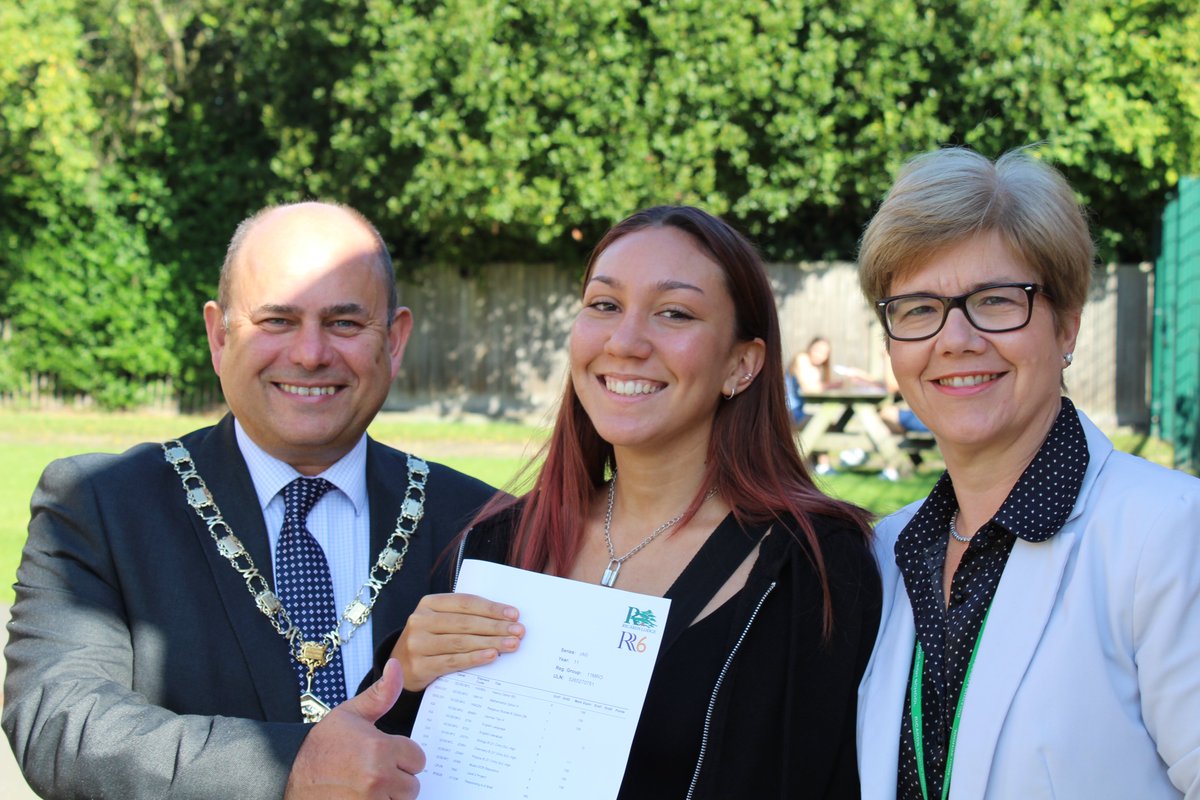 Ricards Lodge tweet media