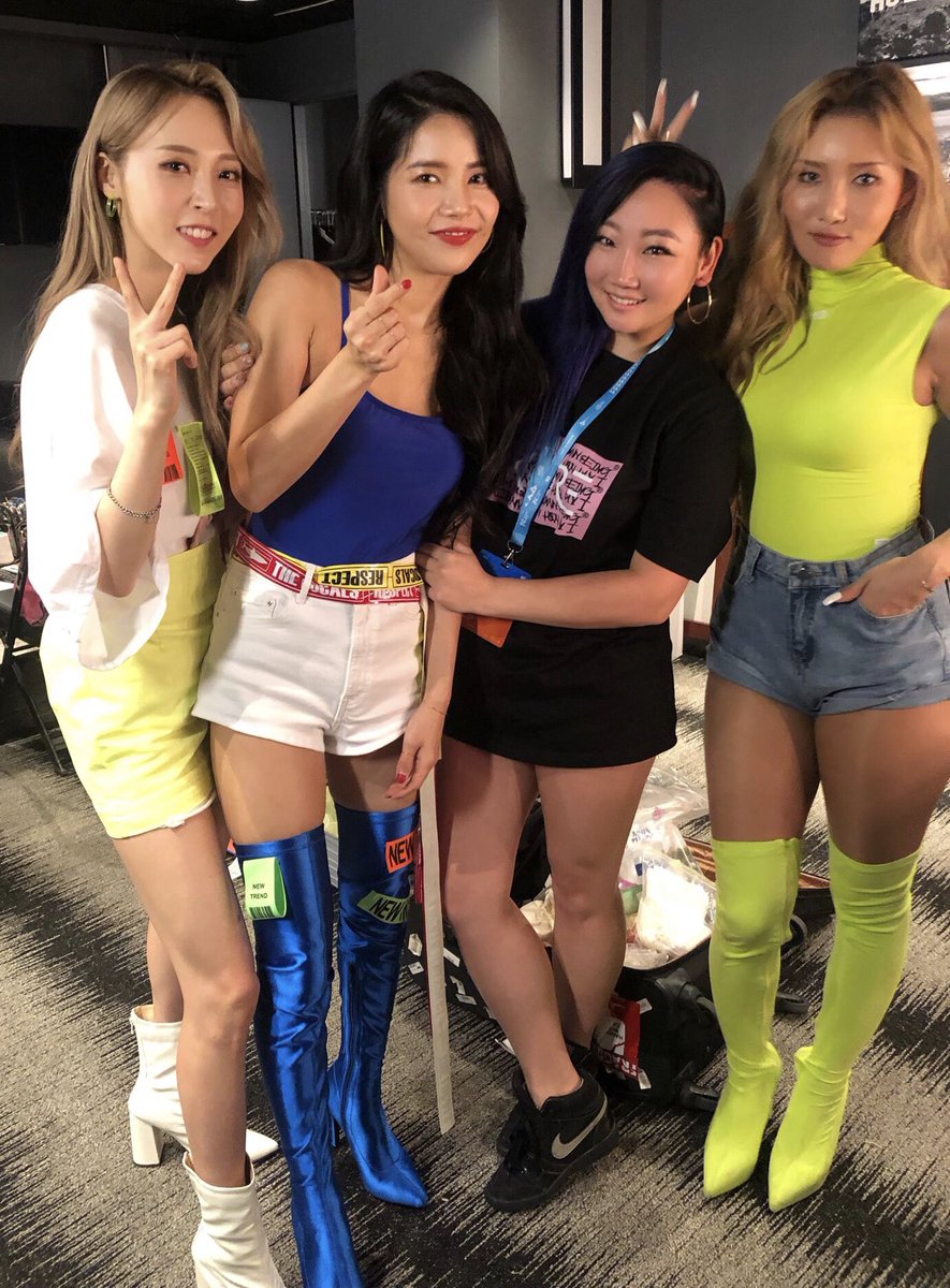 Esna 윤빛나라 에스나 It Was So Good Seeing Working With My Babies Again So Proud To See How Far They Ve Come Wish Wheein Made It Too Hope You Guys