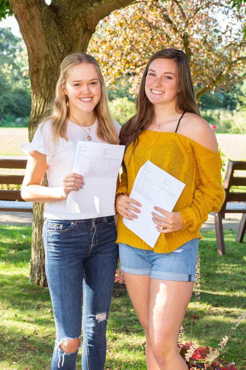 bromleyhs's tweet photo. A quarter of results Grade 9! Happy, happy girls @bromleyhs #GCSEResults2019 #GDSTResults https://t.co/jj8uhxGSeX