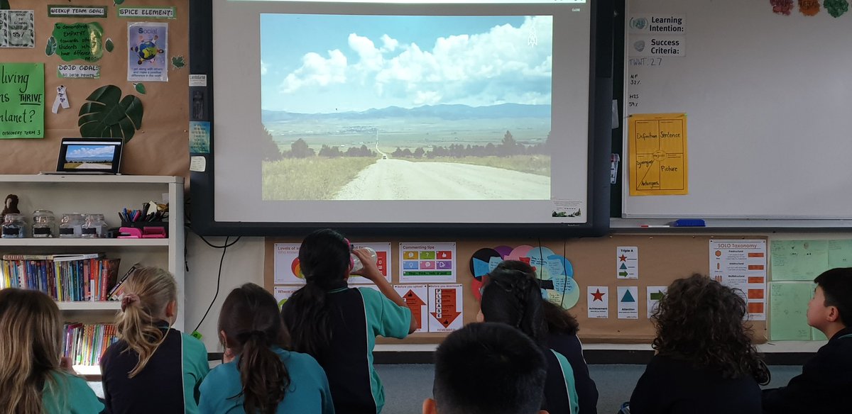 EducatorSteam's tweet image. &apos;Patters in Space&apos; module on @stemscopesAPAC in full classroom force 😁