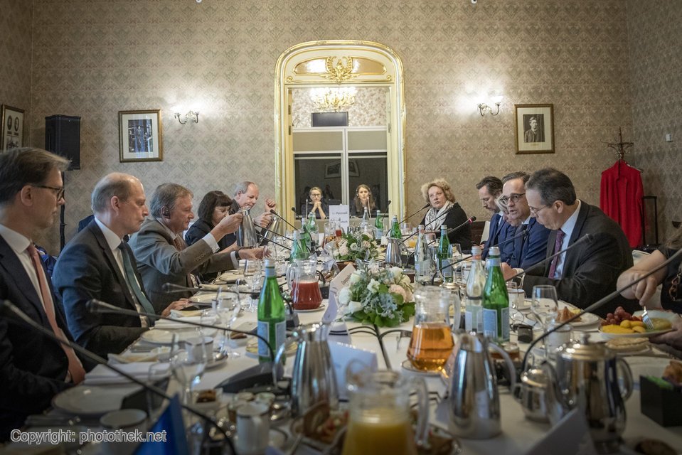 Good morning from Moscow! Foreign Minister <a href="/HeikoMaas/">Heiko Maas 🇪🇺</a> starts his day by meeting 🇩🇪 &amp; 🇷🇺 business representatives. Focus on: How can we initiate new cooperation as well as deepen existing, already divers business relations?