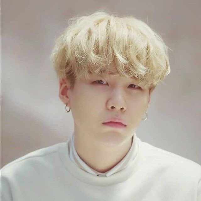 Yoongi Pics On Twitter Blonde Curly Hair Honey Boy Yoongi