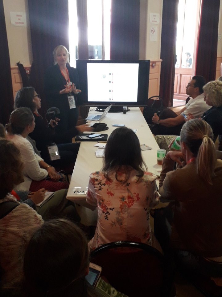 Edu_Num's tweet photo. ▶️ En direct de la Salle Café Musique

🗣️ @Christel_Prince "Le but des @DefisSMART : entre équipes enseignantes et de formation, parler de nos pratiques, nos difficultés, nos obstacles puis echanger des conseils"

#EXPLORACAMPS #Ludovia16 @Edu_Num @ludoviaORG https://t.co/rzFwO3bEBZ