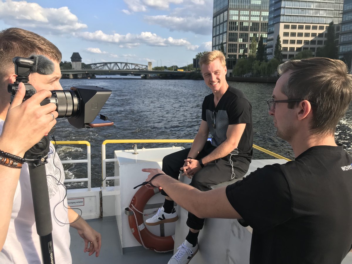 wavesprotocol's tweet photo. A long and eventful day for the #Waves team at @BerBlockWeek! Happy to have such a great community around! #BerlinBlockchainWeek $WAVES https://t.co/hZdmdfXlOw
