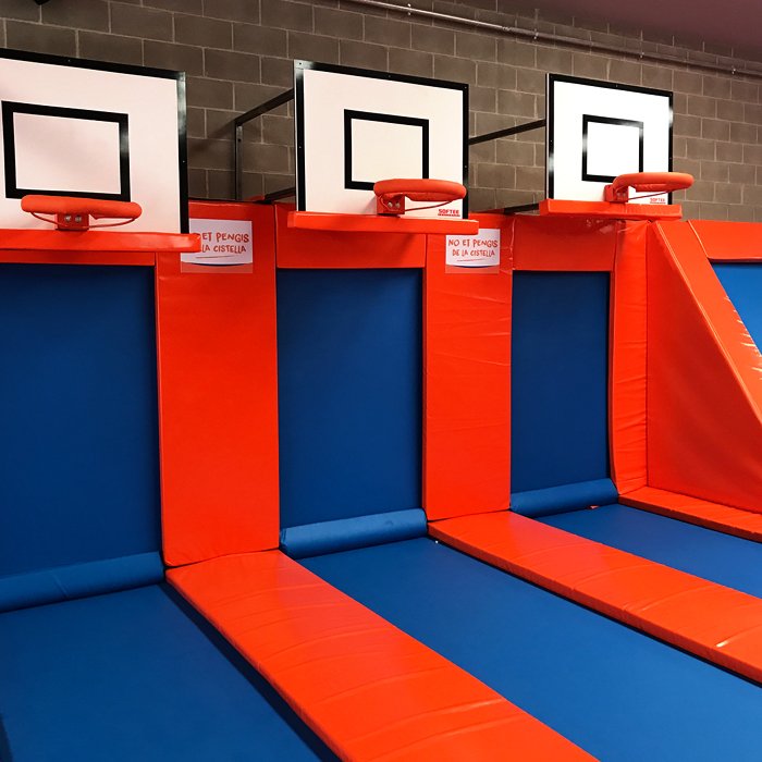 BagesSalting's tweet photo. Salta, Vola i fes la teva millor cistella!🤸🏻‍♂Gaudeix de les nostres instal·lacions a Salting Bages👌🏀 #cistella #basket #manresa #parkour #bages #salting #saltaivola #saltimbanqui #saltingbages https://t.co/ko7n4Bf3uL