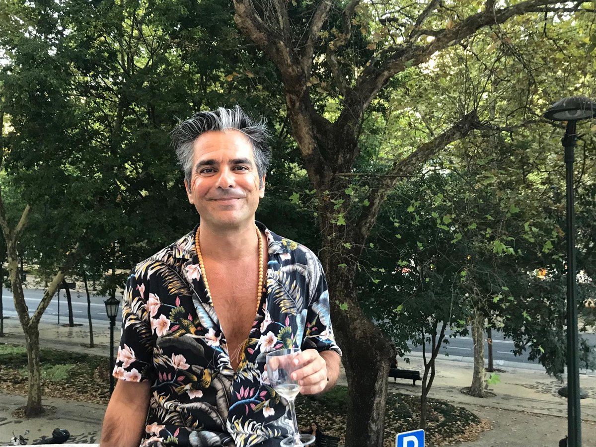 wwavavenida's tweet photo. Que tal estava esse vinho @galodacrista ? 😋🥂

#wwavavenida #cinemasaojorge #avenidaliberdade #winelover #visitlisbon https://t.co/pmOpjOEkqH