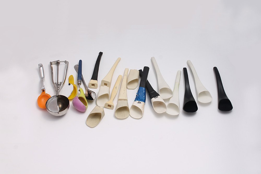"I wanted the spoon to be discreet enough to use in a restaurant without other diners staring...”

Grant Douglas joins our #VADchampions for inventing the S’up Spoon, giving people with shaky hands greater control to eat soft food. 

Read: vam.ac.uk/blog/projects/…