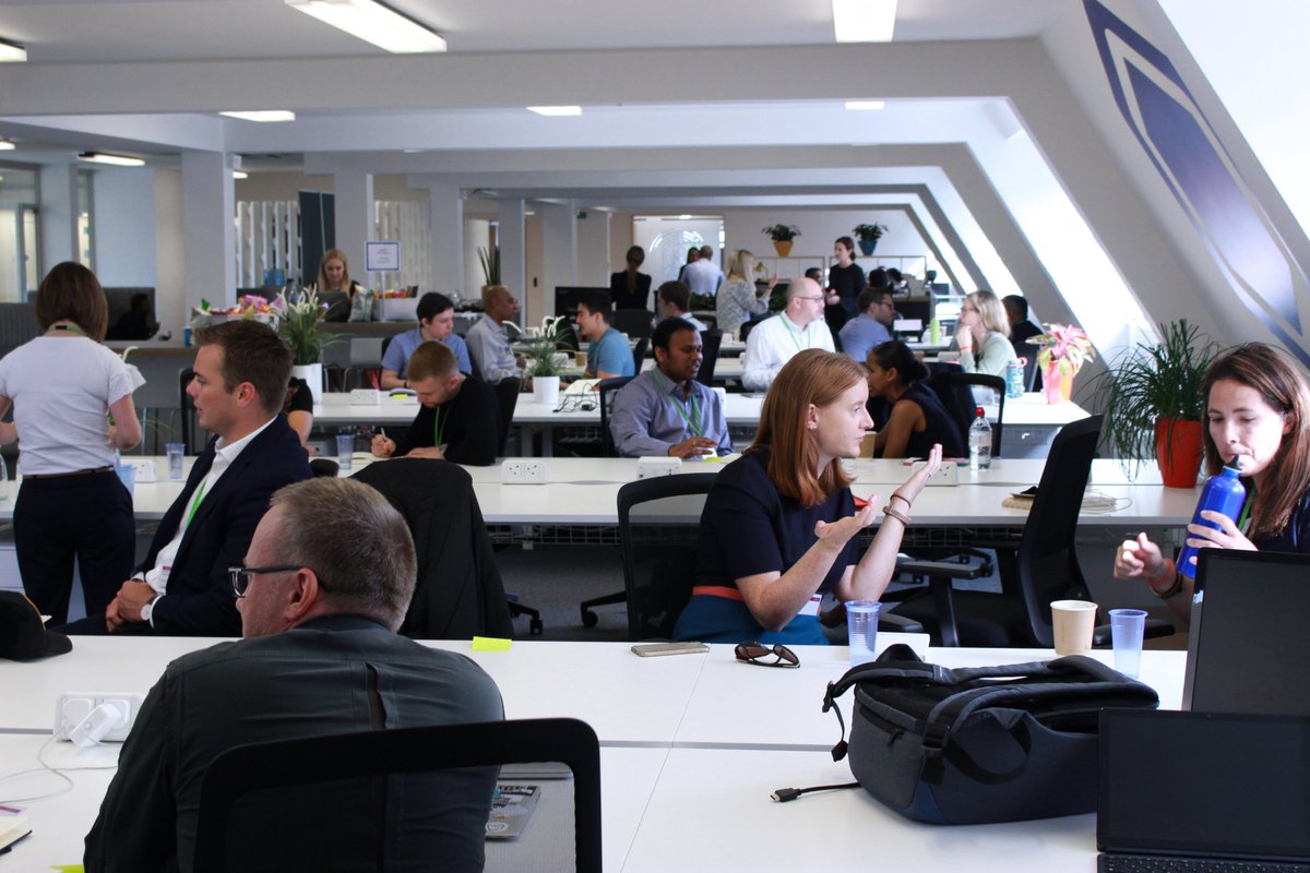 We had a full house yesterday morning on Day 3 of #HutZero5! Our attendees were very excited to be able to learn one-on-one from #cyber professionals💪 #MentorMorning was a big success 💥