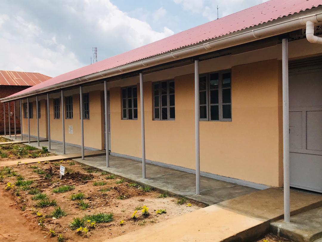 <a href="/Drdip_ug/">DRDIP Uganda</a> <a href="/YekaWilliam/">William Yeka</a> While doing #DRDIPCommissioning <a href="/eng_onek/">Eng. Hilary Onek</a> has thanked people of Yumbe district for allowing refugees to  live in their area amidst shortage of resources and asked them to utilize these facilities and reduce the pressure exerted on them.