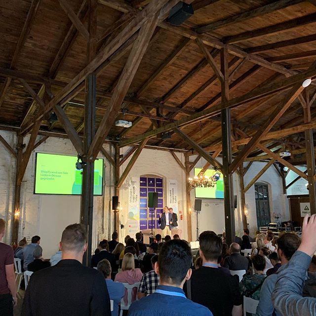 pulni's tweet photo. Shopify - Merchant Inspiration Talks 2019 #shopifymit19 #twitter https://t.co/Qxker92k7c https://t.co/xJELRT3SwV