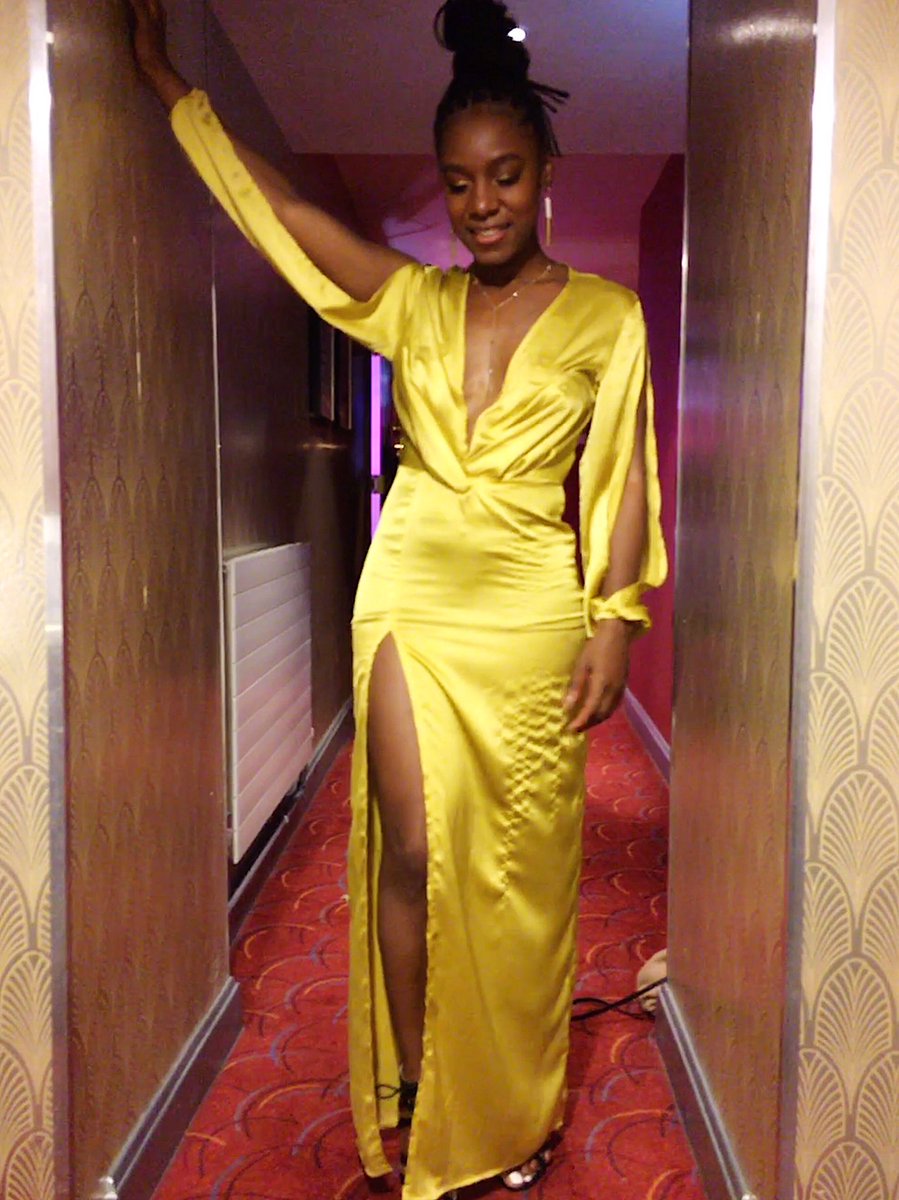 ShanOfficially's tweet photo. When all else’s fails, choose Yellow &amp; a couple blurred pics 😭 @RoweStyles https://t.co/6ThE5lai57