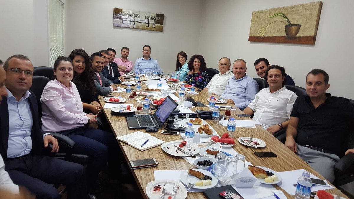 networkfuar's tweet image. 19-21 Eylül 2019’da, Bursa-Merinos AKKM’de gerçekleştireceğimiz, 2. Turizm Fuarı’nın hazırlık toplantısını bugün GÜMTOB fuar komitesi ile gerçekleştirdik. 😊