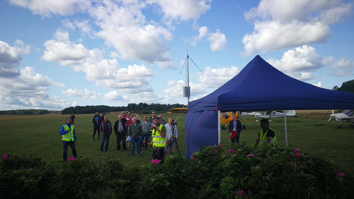 MiiHult's tweet photo. Perillä! Kiinteäsiipinen #drone lensi pakettikuljetuksen Virosta Suomeen #GOFUspace-hankkeessa. #Threod Stream C UAS koki valitettavasti hieman kovan laskun #Torbacka'n kiitotiellä. #Uspace https://t.co/PhDNUolCnZ