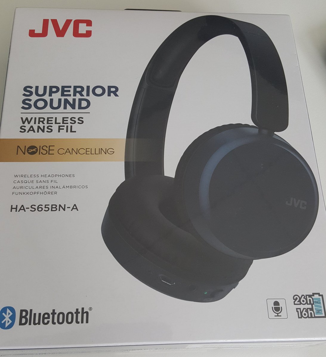 salimbaungally's tweet photo. La petite merveille qu'on m'a conseillé de tester...et j'avoue gros kiff ce casque @JVCFrancePRO #jvcfrance #jvcpro https://t.co/mljMgx0pFt