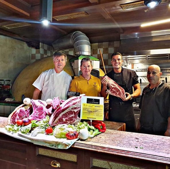 Casa Azofra tweet media