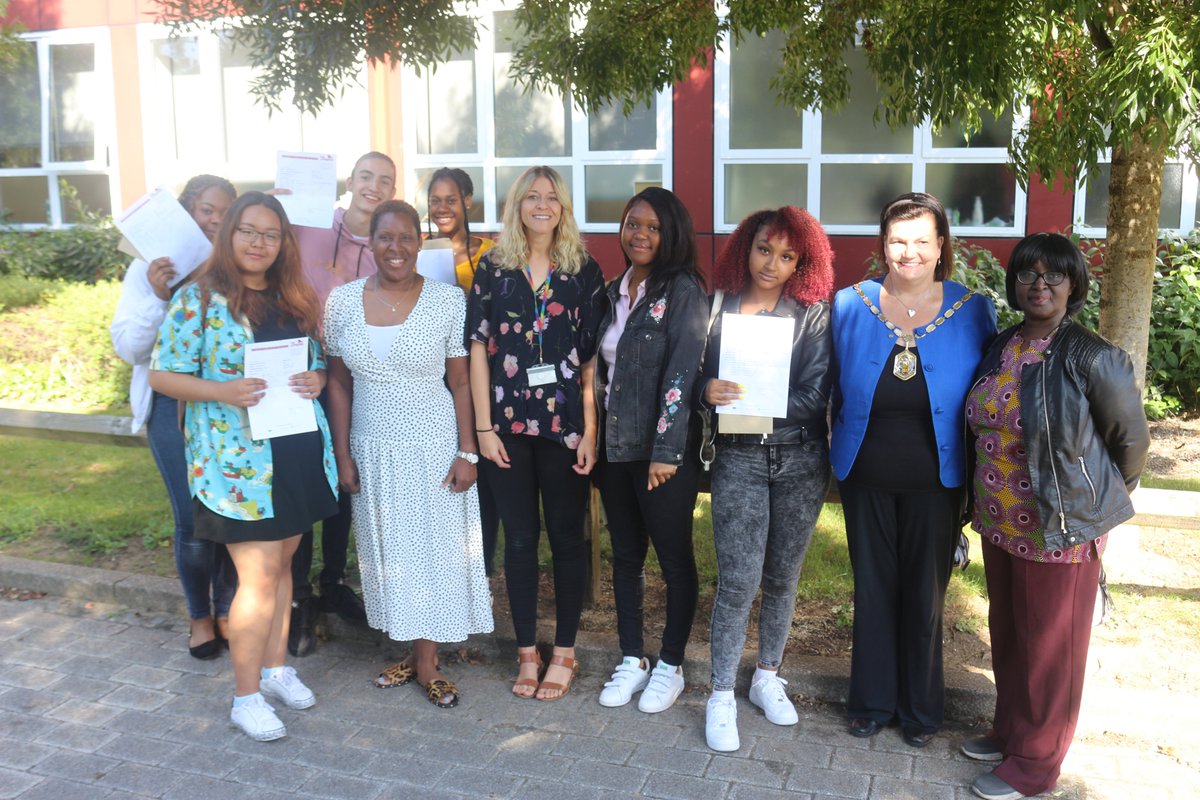 stmarks_academy's tweet photo. It's always amazing to see how happy our students are after all their hard work! Big thank you to the @MayorOfMerton for joining us this morning too. Read more about our results here:

 https://t.co/C9dj2VcnBA https://t.co/C2d0fY8BgG