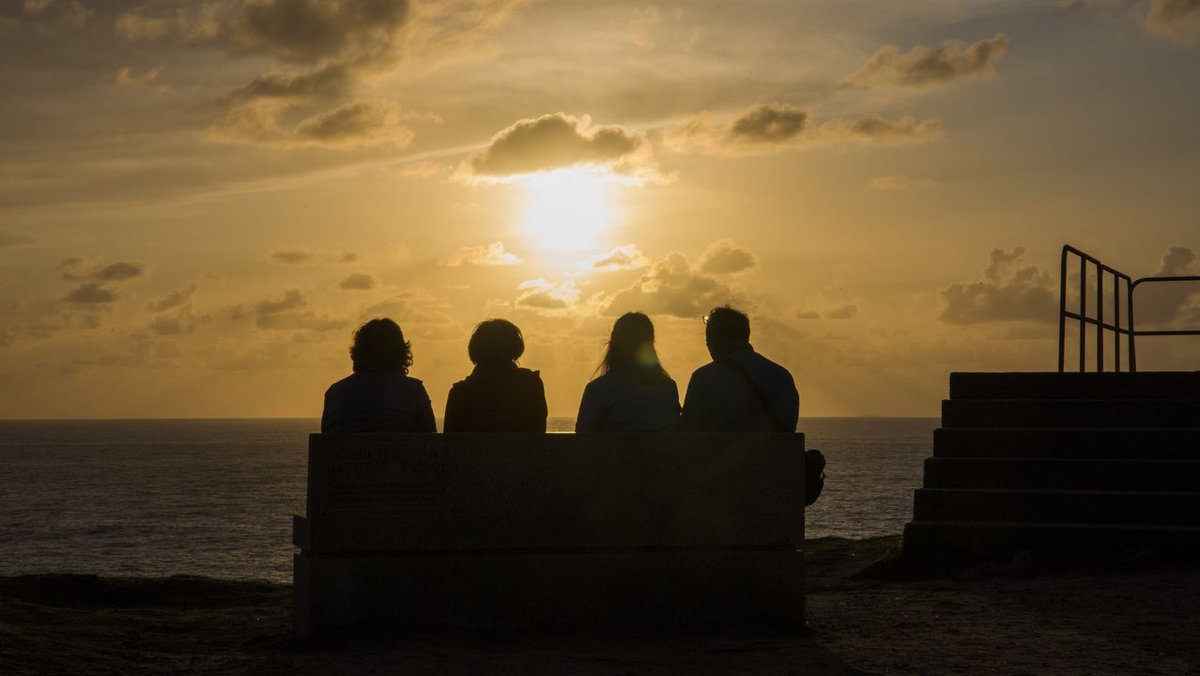 🌅 Sabías que, dende o pasado domingo, o último #solpor da Europa continental pode verse na #CostaDa Morte?
📌 En concreto, en #Touriñán, no Concello de #Muxía 
🎴 Non perdas o espectáculo: ow.ly/EHtE50vDQkV
.
#TerrAtlántica <a href="/MuxiaNatural/">Muxia Turismo Natural</a>
