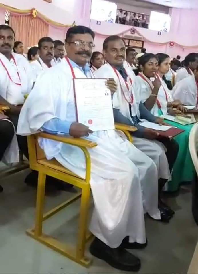 SenkodiB's tweet photo. ஆகத்து 22 :

மனோன்மணியம் சுந்தரனார் பல்கலைக்கழகத்தில் நடைப்பெற்ற பட்டமளிப்பு விழாவில் தமிழக ஆளுநர் அவர்கள் -

முனைவர் (Doctorate-Phd) பட்டத்தை 

தலைவர் திருமா அவர்களுக்க�� வழங்கிய போது... https://t.co/vBarD5LmJJ