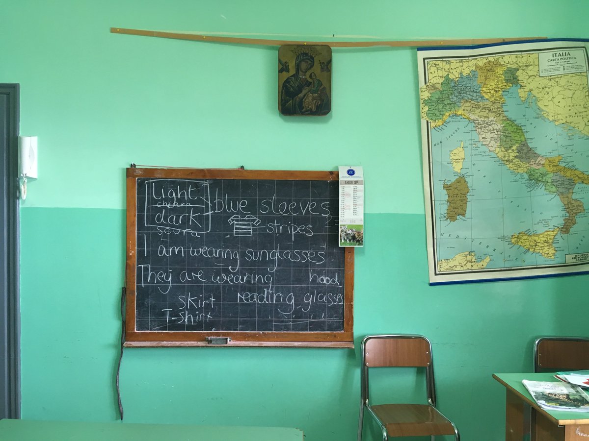 FlavDrEm's tweet photo. @evewilsoneve Ciao Eve! I gave teaching Eng to Ita littl’uns in Italia a go recently.. happy to tell you all about it - facciamo una chiacchierata 😆 https://t.co/PJ2nAk4PF7