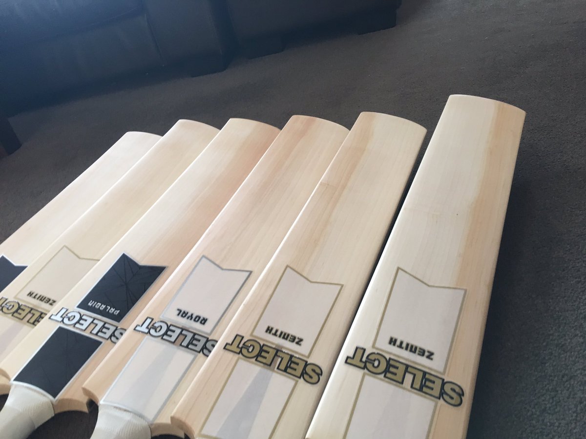 SelectCricket's tweet photo. New willow in stock looking stunning! 😍😍 All 100% handmade and grown in the U.K. 🇬🇧 #SelectCricket https://t.co/m99daKMg9A