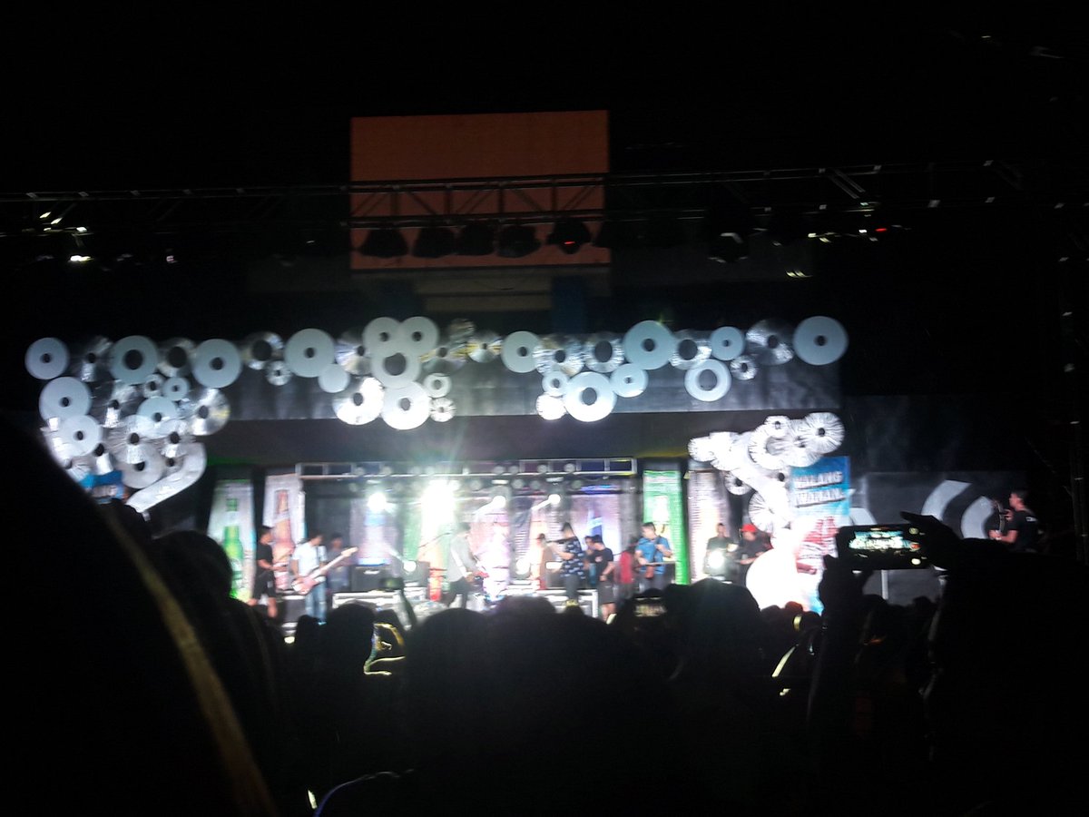 rodelyn28_'s tweet photo. Yes namern, Thankyouu @silentsanctuary galing nyo pooo π€
#SMBNIGHT!! π€ https://t.co/gAhUo7IeQV