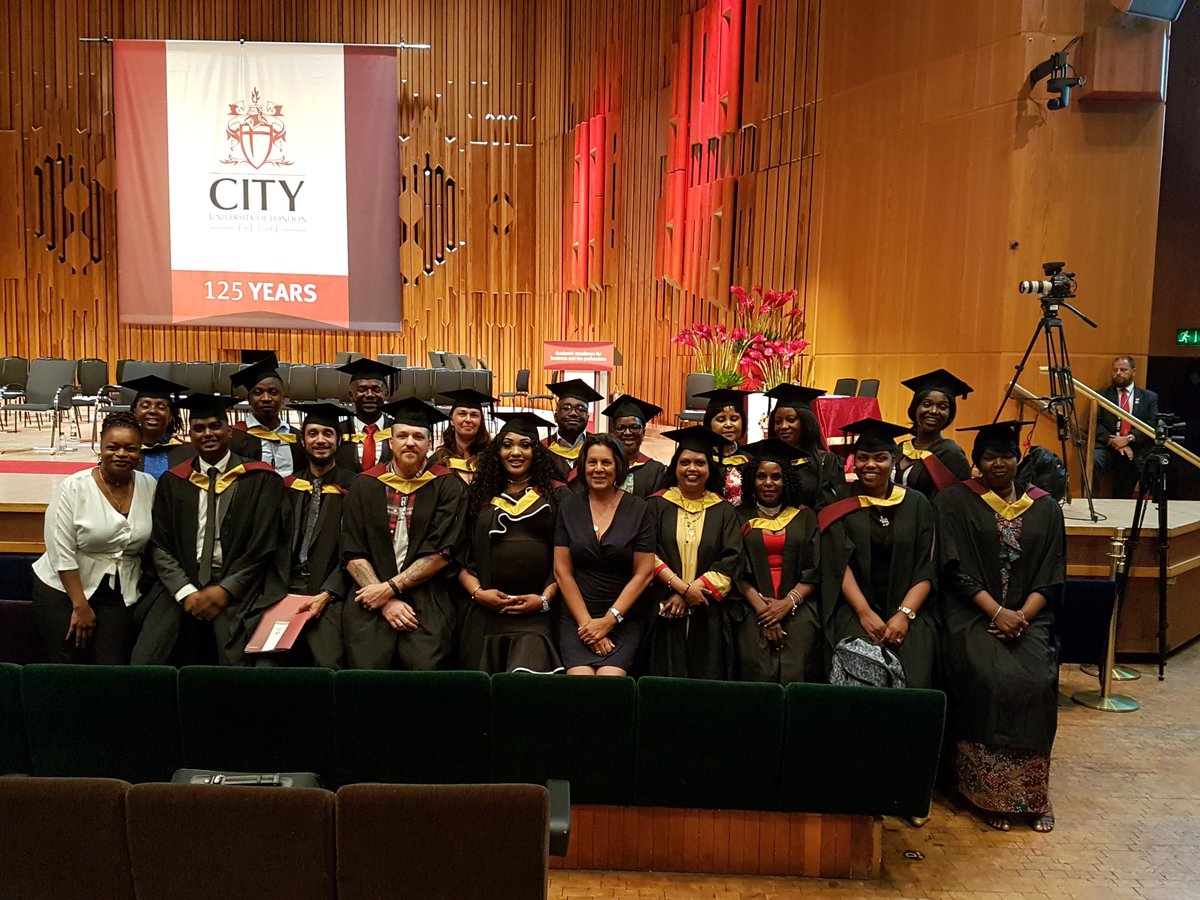 NHS_ELFT's tweet image. Our Nursing Associates have completed a foundation degree and all have secured jobs in mental health and community health services. (Here is the London cohort.) Two amazing years of new experiences, ready for action. No wonder they are beaming! @nmcnews @uniofbeds @CityUniLondon