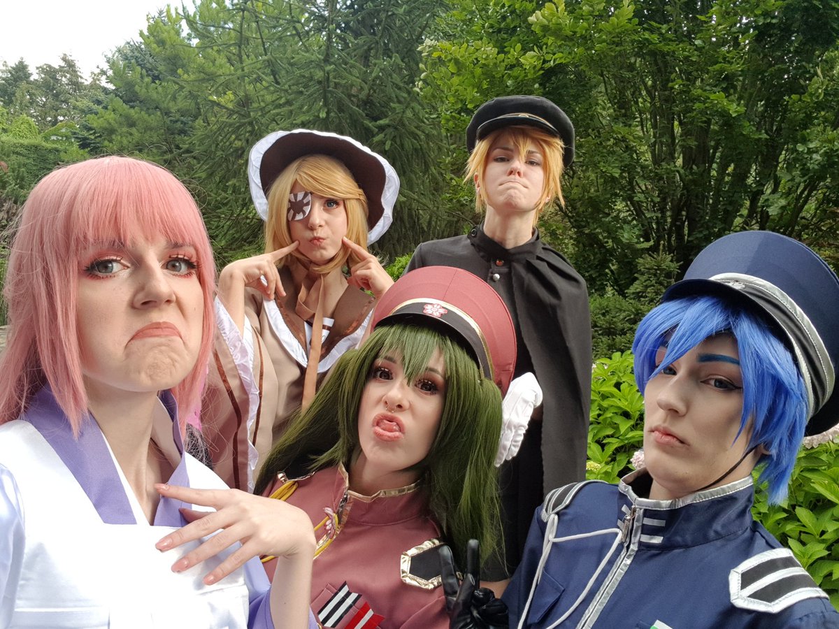 Eris_707's tweet photo. Yesterday I had photo shoot with amazing ppl and I can't wait for results 💕 I feel so good in this cosplay #senbonzakura #cosplay https://t.co/ju5359RmNZ
