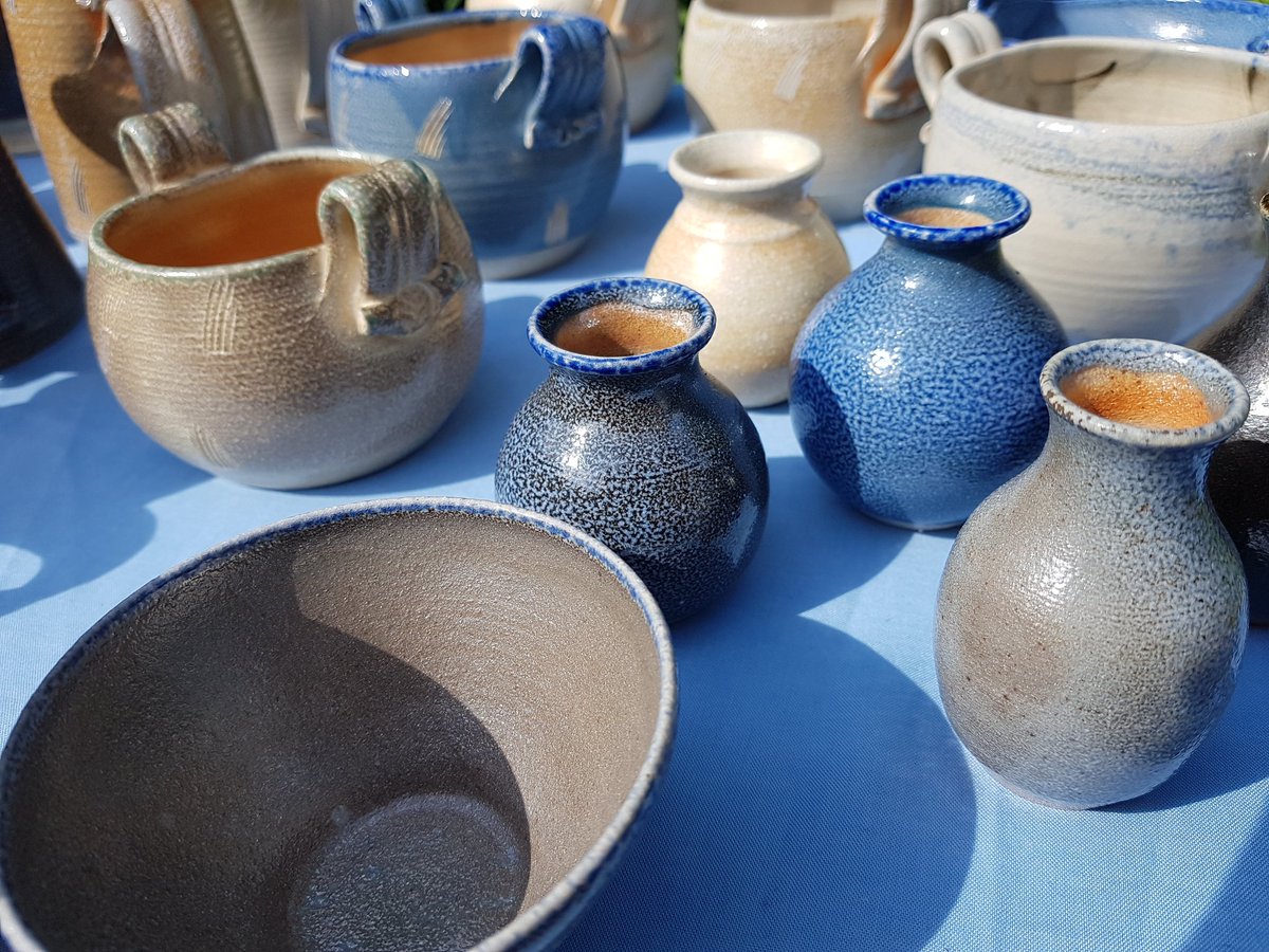 Chris Greening's new soda glazed range is looking fabulous in the sunshine! Come and see for yourself over the weekend Fri-Mon 10-5pm for Open Studios at 16 Elmdale Road Worcester wr3 7pa #openstudio <a href="/OpenStudios_WR/">Worcestershire Open Studios</a> <a href="/GreeningPottery/">Chris Greening Pottery</a> #sodaglaze