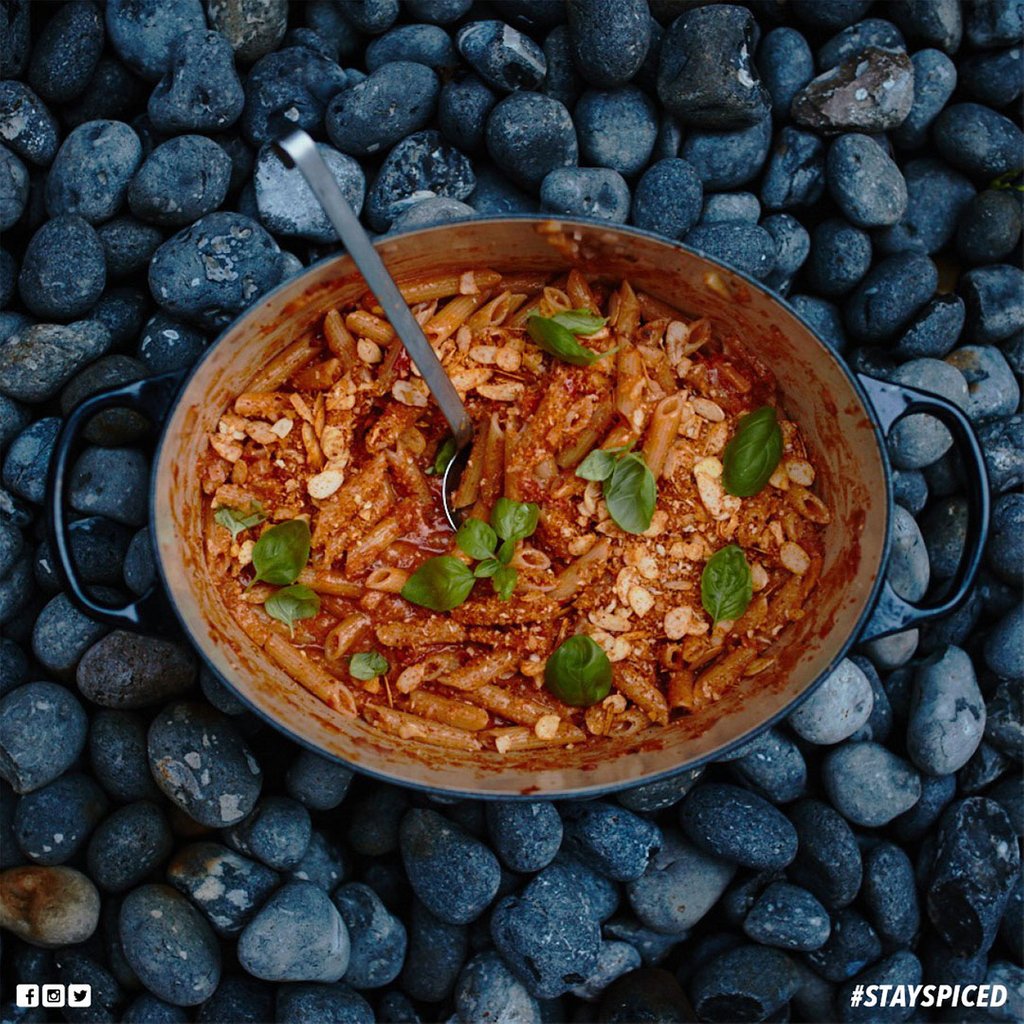 stayspicedcom's tweet image. Das Roland Trettl #Rezept für #Pasta con le melanzane 
gibt es ab sofort exklusiv für euch am #SPICEblog: spiceblog.at/pasta-con-le-m…

#stayspiced #rolandtrettl #melanzani #pastaconlemelanzane #aubergine