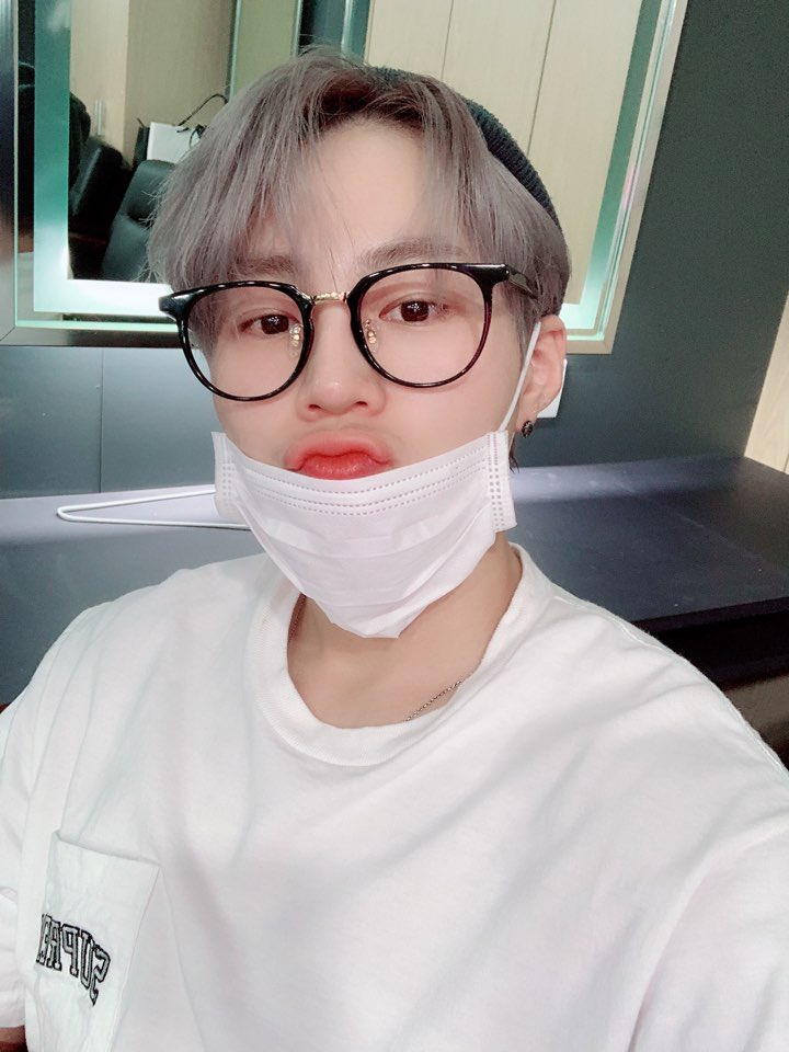 하성운 tweet media