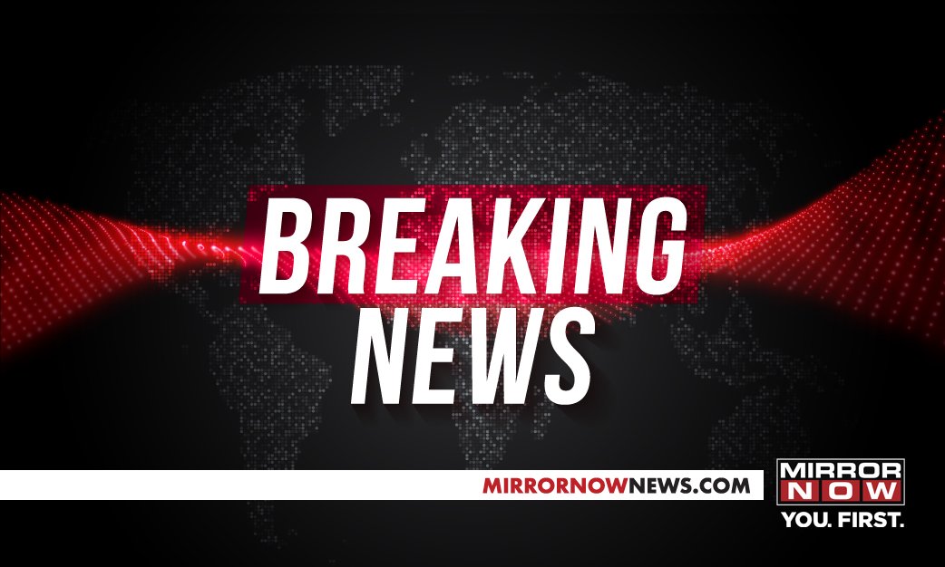 MirrorNow's tweet photo. #MumbaiToxicHell | Bombay HC cracks a whip on #Mahul, orders state to take decision by August 27 on either rent or accommodation. HC to pass order if the state fails to decide https://t.co/TYpgYmxFG5