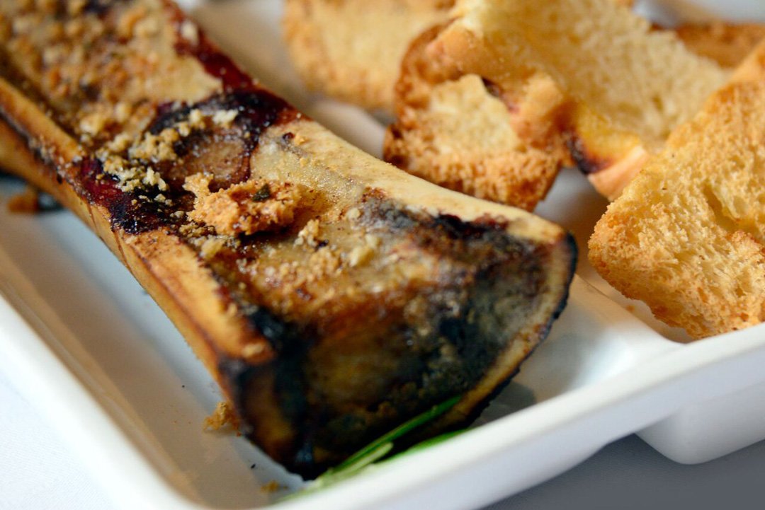 CarneCollection's tweet image. The perfect remedy for a chilly evening.Our tasty roasted marrow bones are a must try. Join us us at #CarneKeerom or viby #CarneonKloof