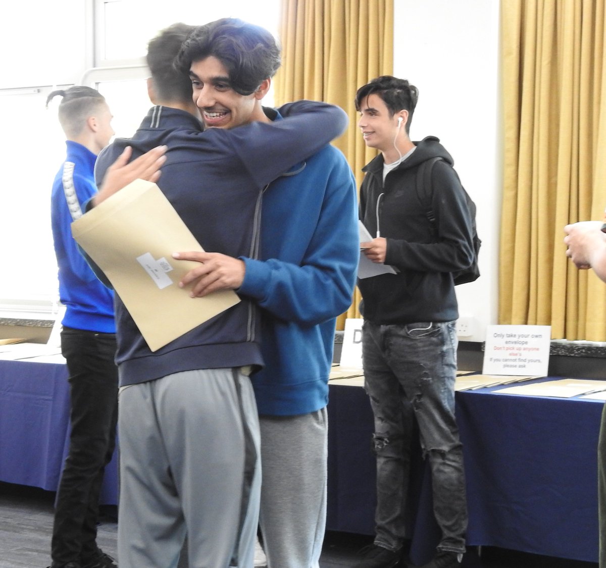 TrinityCroydon's tweet image. Congratulations to all our students on their superb GCSE results today! Read more: ow.ly/HXtt50vFpdZ #GCSEResultsDay2019 #Proud