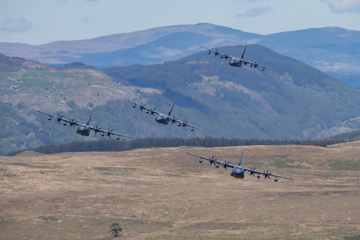 images_ag's tweet photo. 4x USAF C130's in close formation. Low level flight training, Wales UK.
@AlamyContent #alamypotm https://t.co/jhNUz2YcyE