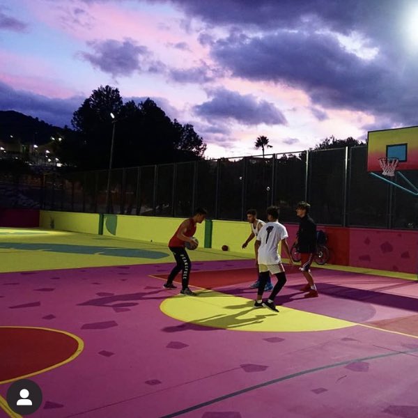 ProInThePaint's tweet photo. Basketball Court in colour 01. Alhaurin de la torre, Málaga, Spain. By @craft.crash Superb 🙏🏽
#basketballcourt #courtmural #PowerOfSport #EssexBasketball #ProjectInThePaint #EssexArt #Crowdfunding #BetterBBallCourts #HoopPics #BasketballUK #Hoops #ColourIsPower #ThisIsWhyWePlay https://t.co/DZLycJT8H9