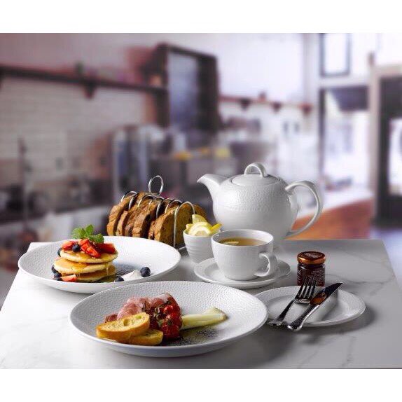 NortonGroup1969's tweet photo. Morning spread in the Isla range. ☕️🥞The versatile rimless Coupe plates are enhanced with colour for a stylish tabletop presentation. #isla #breakfast #brunch #foodlovers #hotels #restaurant #pancakes #tabletoppresentation #tabletop #crockery #churchill #hospitality #food https://t.co/ERSZW7QL5Z