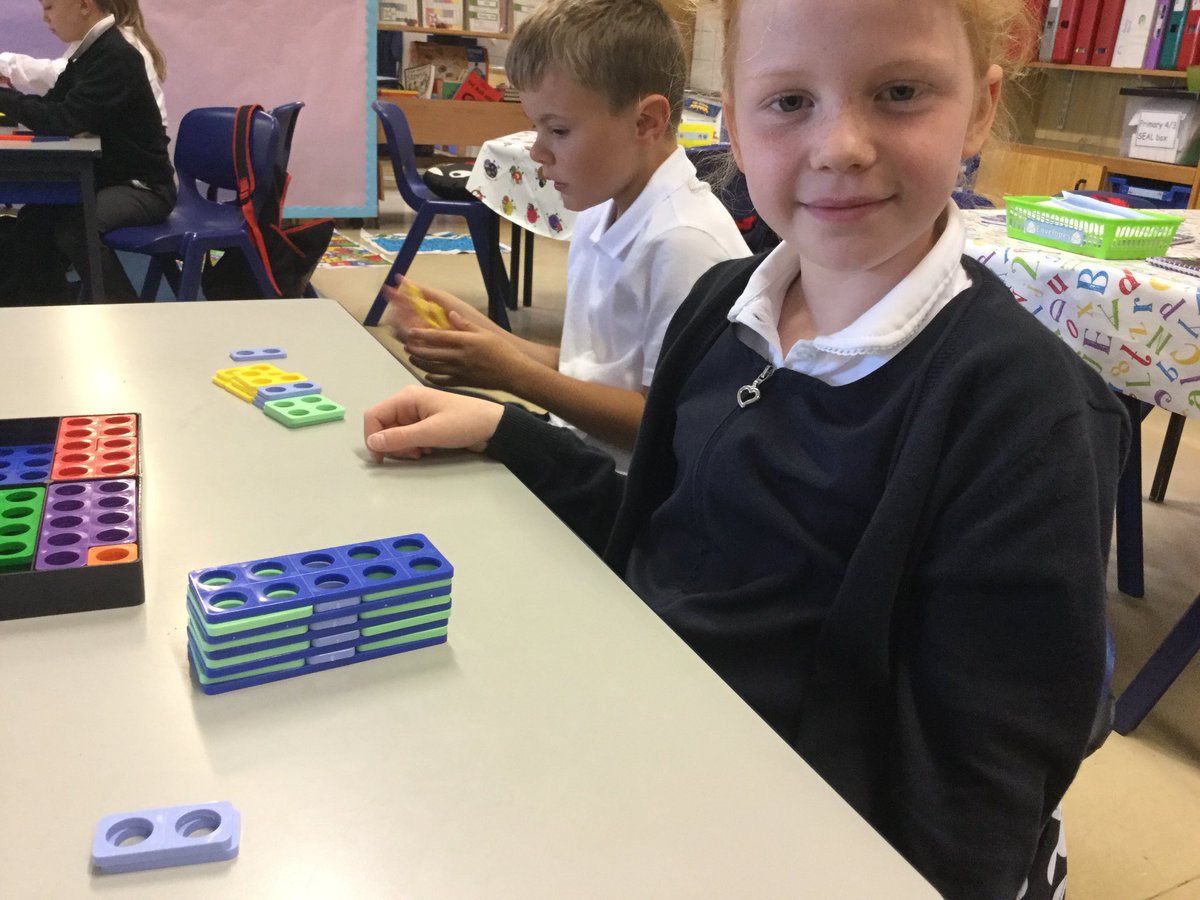 KilbarchanPS's tweet photo. Primary 4 were exploring patterns this morning using different materials. We had to describe our patterns. #exploringpattern
#activelearning https://t.co/BlQhlhO6zo