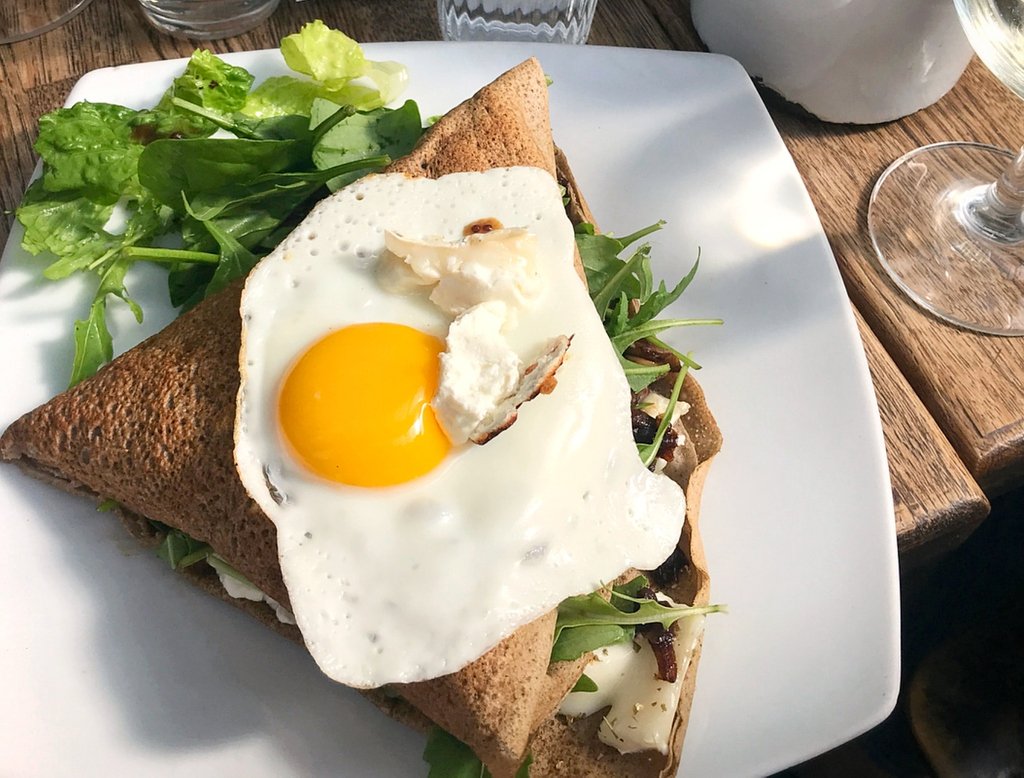 We can already see the #WeekendSun shining on us! ☀🍳🥞 #Brixton #Lambeth #Crepes #Lunch | 📷 IG: claire.and.co_⁣