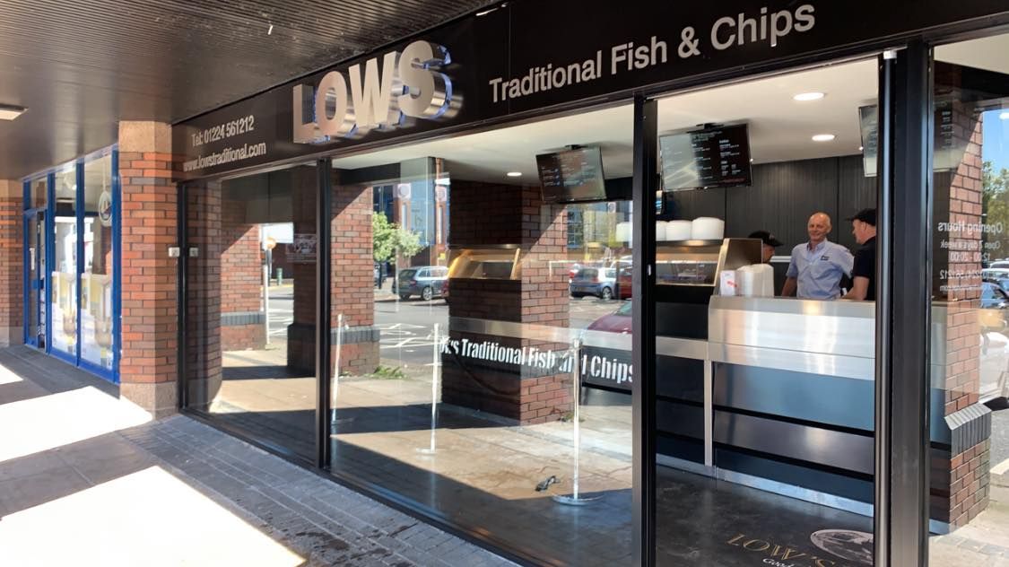 SocietyAbdn's tweet image. Aberdeenshire fish and chip shop employee in running to win title of national prize 🐟🍟 buff.ly/2HkI9An
@lowstraditional