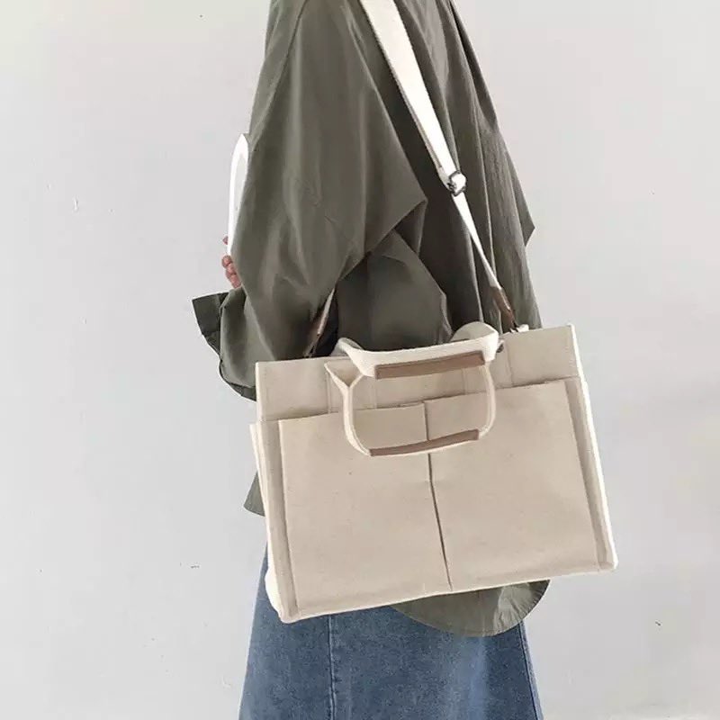 ignichashop's tweet photo. 🌻#พร้อมส่ง!!!!!!! snap bag 390บาท #ส่งฟรี minimal style สะพายไปเรียน หรือทำงาน เหมาะสำหรับคนของเย๊อะะะ 
#กระเป๋าเป้ #กระเป๋าถือ #กระเป๋าสะพาย #กระเป๋าผ้า #กระเป๋าน่ารัก #กระเป๋าแฟชั่นเกาหลี #กระเป๋าผ้า #ถุงผ้า #กระเป๋าเกาหลี #ส่งต่อ #กระเป๋าสะพายข้าง https://t.co/udGGQxImMJ