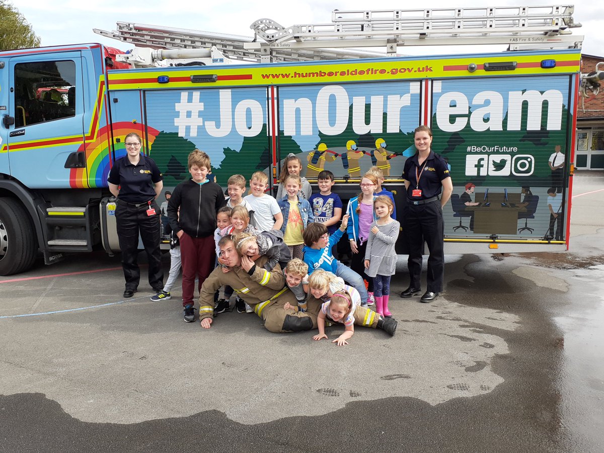 HumbersideFire's tweet photo. A fun-filled afternoon with Hessle Aces Out of School Club discussing Fire Safety with the EDC team and our Firefighters #EDC_Aspire #BeOurFuture https://t.co/raX2Fqydmf