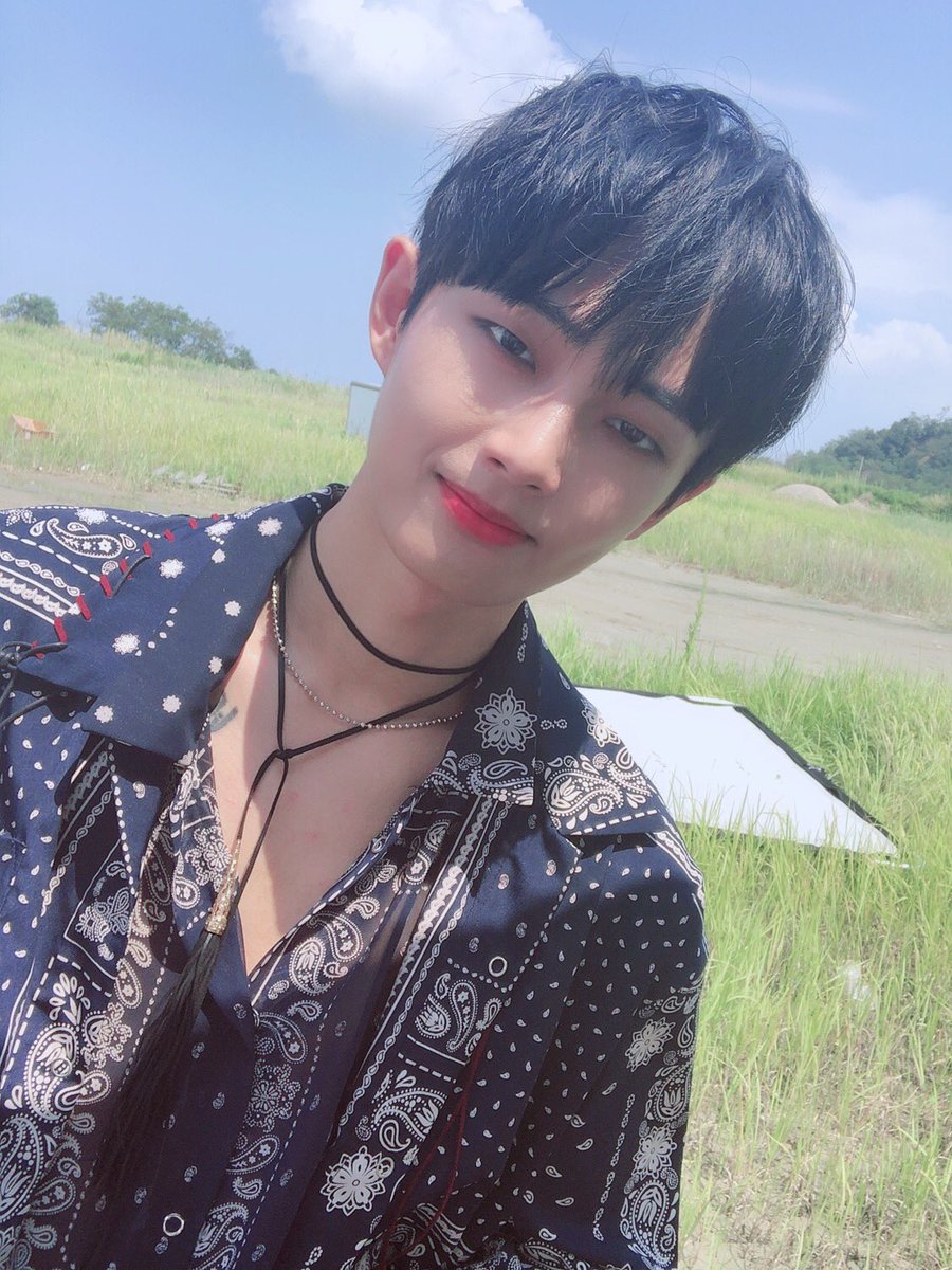 LONGGUOofficial's tweet photo. [#김용국]우리 8시29분에 멘션파티로 만나요~ https://t.co/Cuy7vaexqS