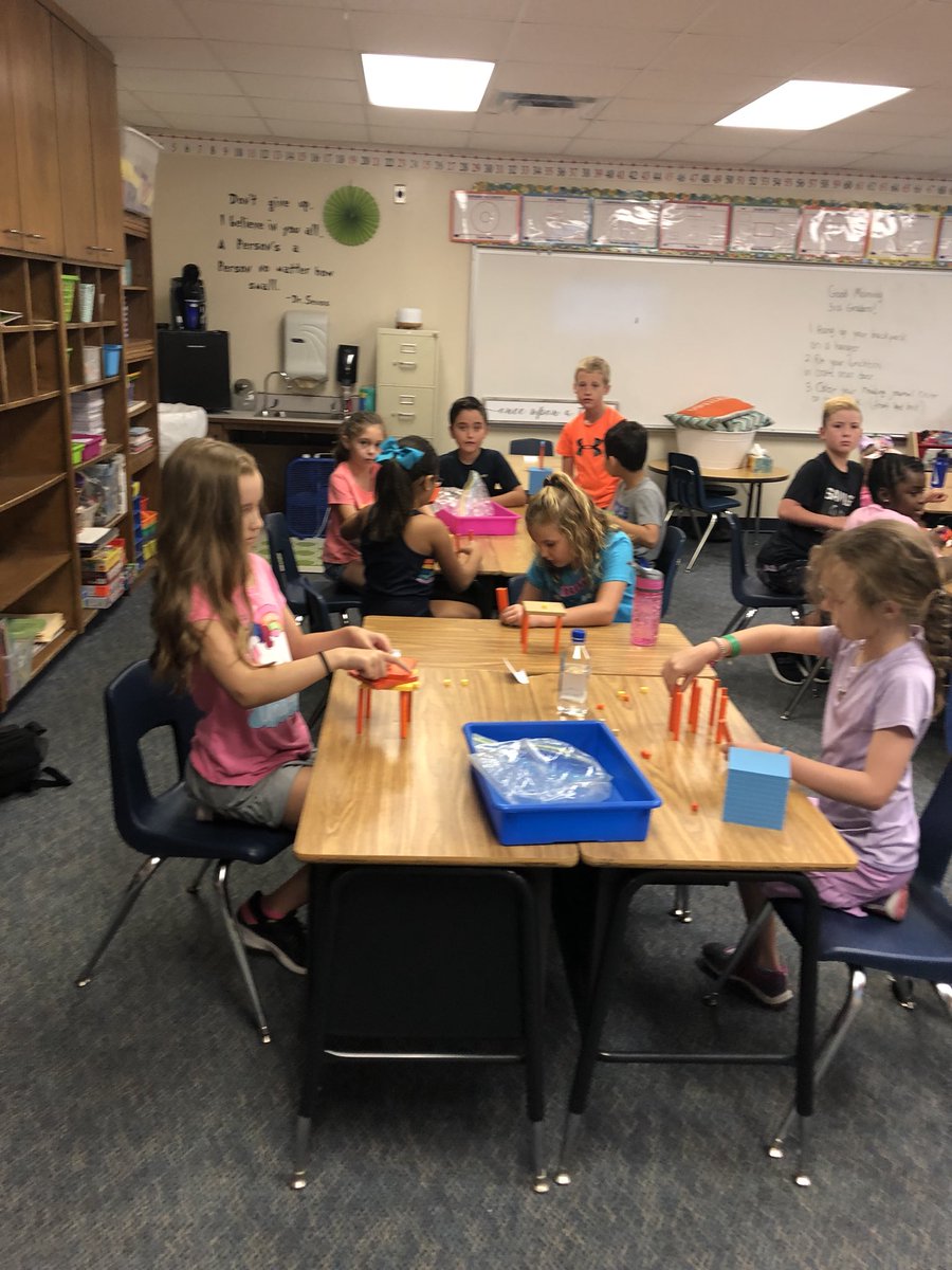 Jacksonclass3rd's tweet photo. Learning and practicing routines for math centers @EagleMountainEL @EMSISD https://t.co/Mzo0obaJBH