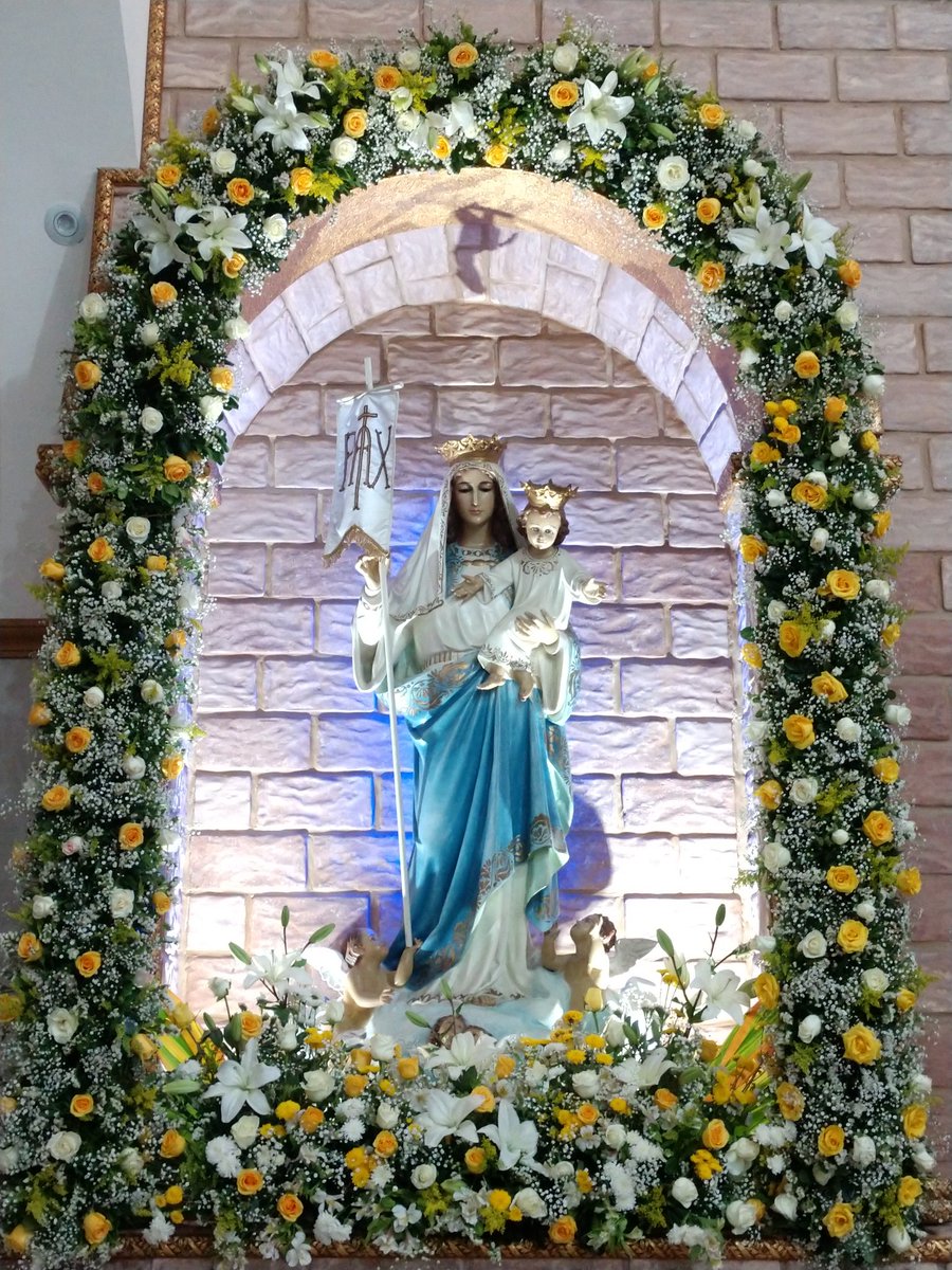 Santa María Reina de la Paz, ruega por nosotros! Viva María la Reina!